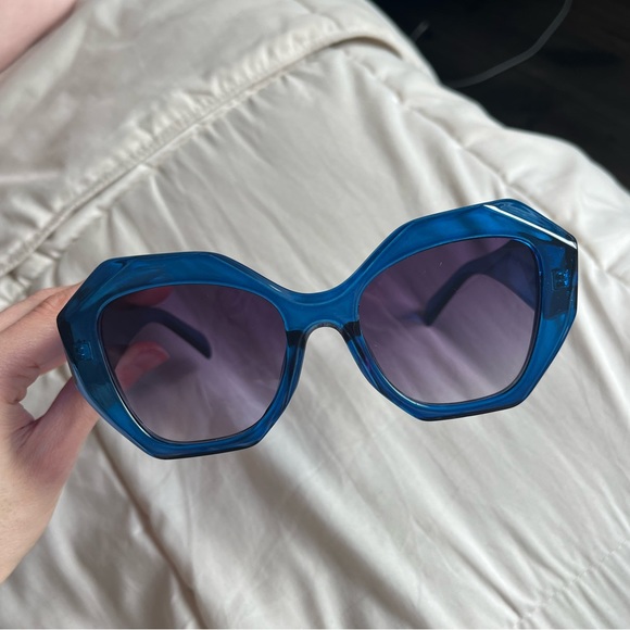 Sunglasses - Picture 2 of 4